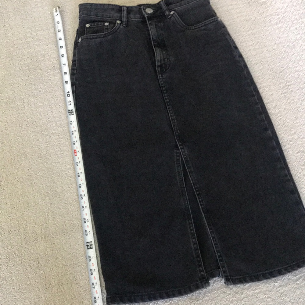 Zara black/gray fitted denim skirt